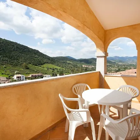 Budoni I Girasoli Apartment *