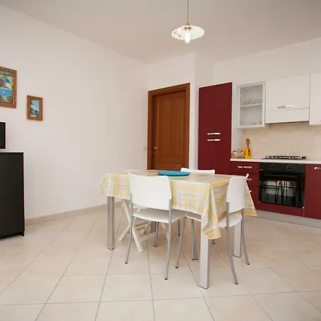 Budoni I Girasoli Apartment *