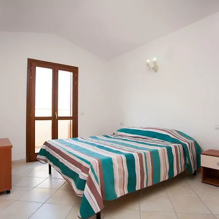 Budoni I Girasoli Apartment *